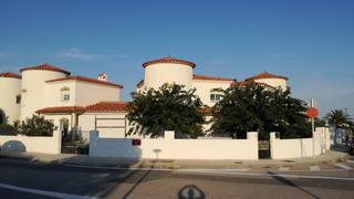 Doppelhaus  C/ mèxic. Solvia inmobiliaria  chalet adosado montroig del camp