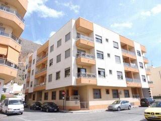 Pis  C/ santa teresa. Solvia inmobiliaria  piso redován