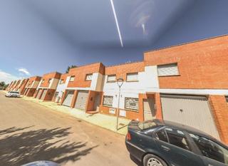 Maison jumelée  C/ claudio garcía quilón. Solvia inmobiliaria  chalet adosado malagón