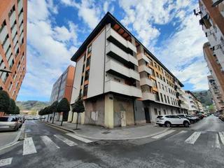 Local Comercial  C/ osasuna. Solvia inmobiliaria  locales erandio