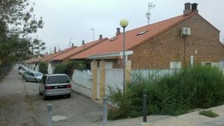 Casa aparellada  Av santa fe. Solvia inmobiliaria  chalet adosado cadrete