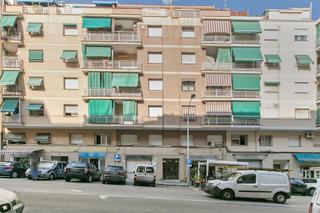 Pis  C/ coll i pujol. Solvia inmobiliaria  piso badalona