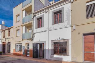 Chalet  C/ san francisco. Solvia inmobiliaria  casa vilassar de mar