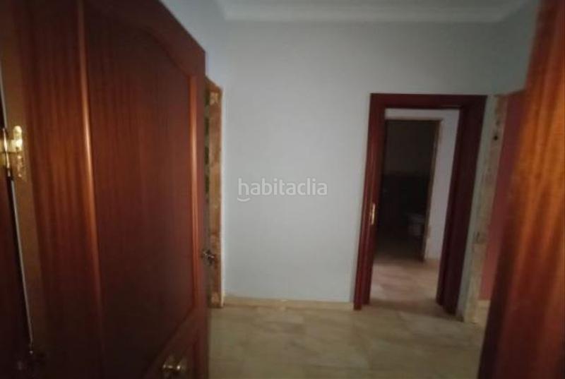 Foto b17f1d30-4338-4c6b-9e3e-42df10b6248f. Casa aparellada a Palma del Condado (La)