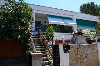 Chalet  C/ ripolles. Solvia inmobiliaria  casa tarragona