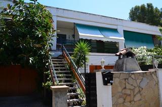 Doppelhaus  C/ ripolles. Solvia inmobiliaria  chalet adosado tarragona