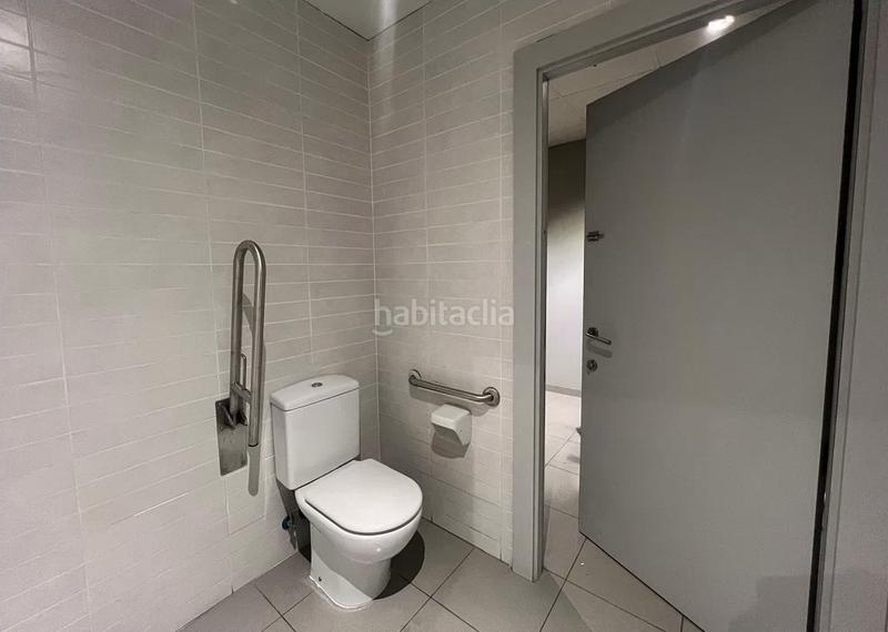 Foto 46964fba-aa58-4b3f-a8cf-d422d66810ae. Location local commercial dans Casco Histórico Rivas - Vaciamadrid