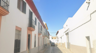 Aparcament cotxe  C/ guadaira. Solvia inmobiliaria  garaje arahal