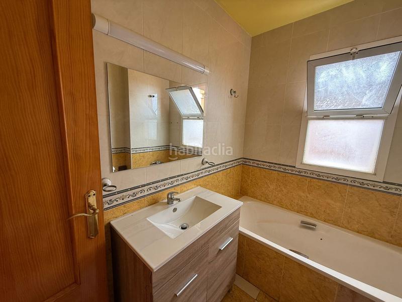 Foto a23cfcc0-8b2b-4afe-91eb-c1e7e5d54ae5. Appartamento con parcheggio in puebla de Vícar Vícar