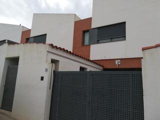 Casa aparellada  C/ óscar esplá,  urb. teuleria. Solvia inmobiliaria  chalet adosado polop
