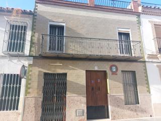 Chalet  C/ josé zorrilla. Solvia inmobiliaria  casa fernánnúñez