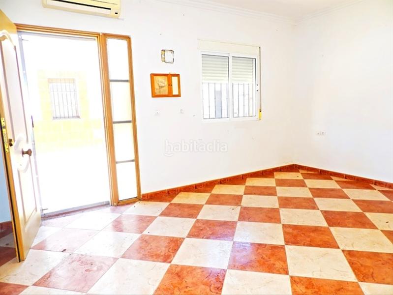 Foto a7babdaa-7cb3-4550-9732-f3cb2ee76ee4. Casa aparellada a Sancti - Spíritus