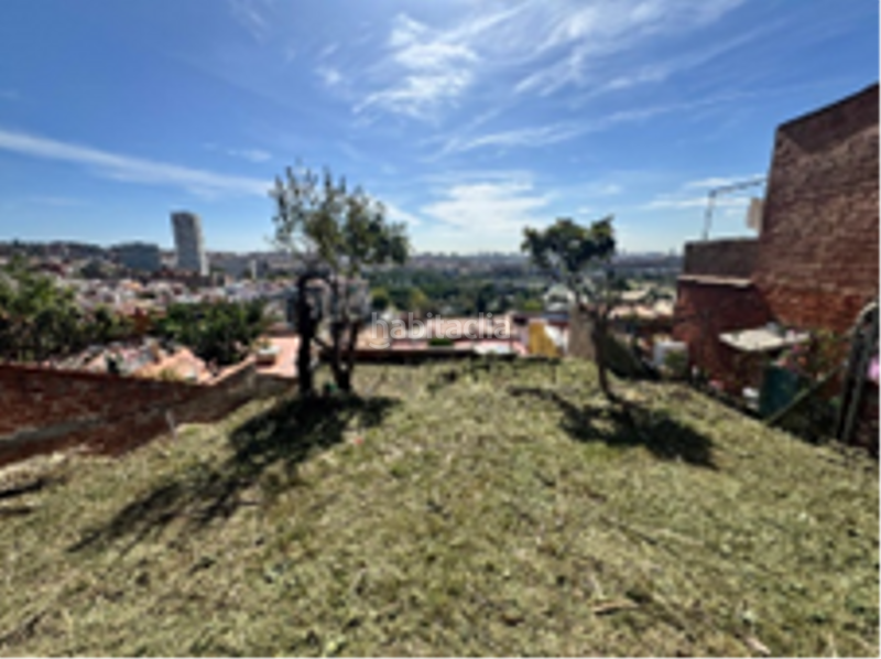 Foto f22b268f-abc9-4859-8311-48b1c695ee5c. Xalet a Singuerlín Santa Coloma de Gramenet