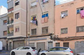 Pis  C/ calderón de la barca. Solvia inmobiliaria  piso badalona