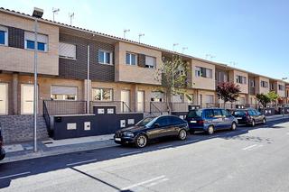 Rent Towny house  C/ saldemonte. Solvia inmobiliaria  chalet adosado murchante