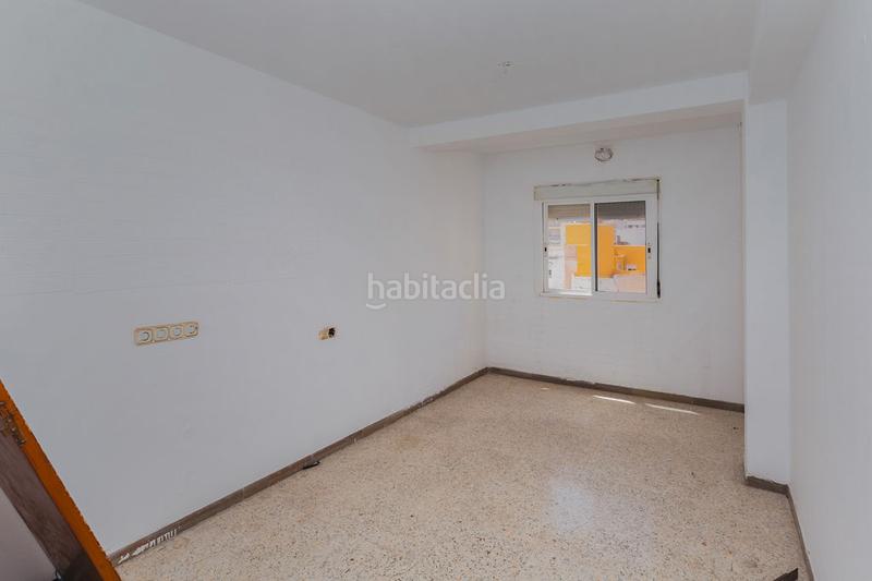 Foto 93c80eb3-db0b-4251-b262-d05898cd03fa. Flat in La Chanca - Pescadería Almería