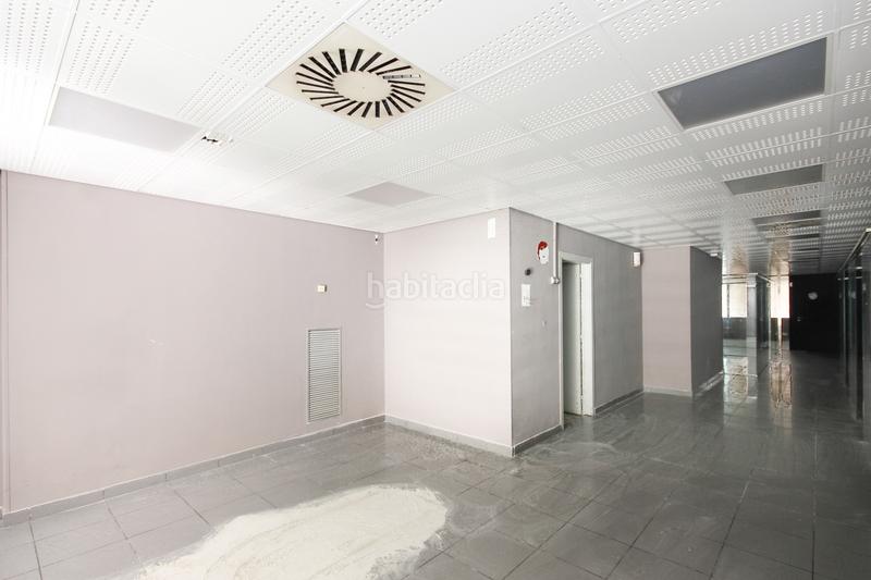 Foto a74429b0-97c3-4157-98b1-aade39c0007b. Local commercial dans Riu Sud Santa Coloma de Gramenet