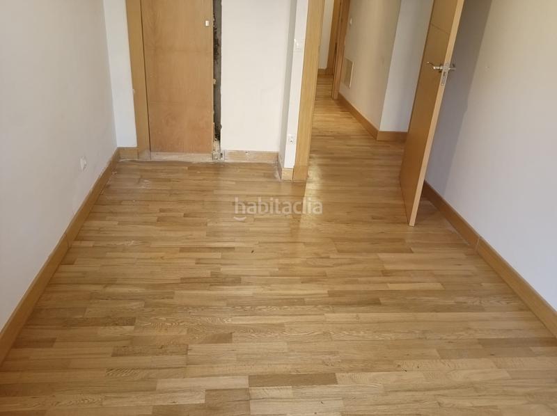 Foto 290d8574-4bd5-41c9-b952-1a85e35608d6. Appartamento con piscina in Yebes - valdeluz Yebes