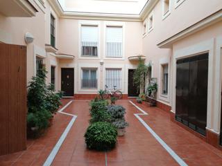 Chalet  C/ san luis. Solvia inmobiliaria  casa camas