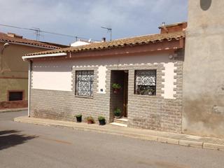 Chalet  C/ mjoan barbera. Solvia inmobiliaria  casa vall dalba