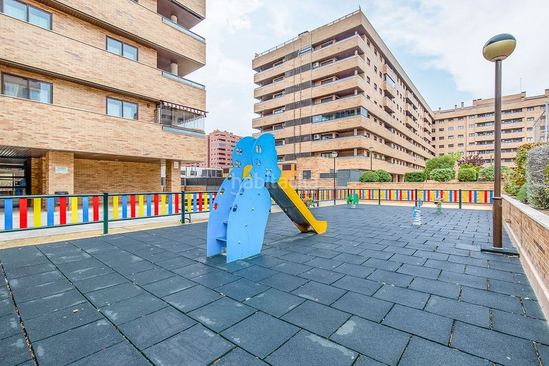 Foto 3e7c04bf-6b02-4172-afd8-9c02b6bdef2a. Aparcament cotxe a El Quiñón Seseña