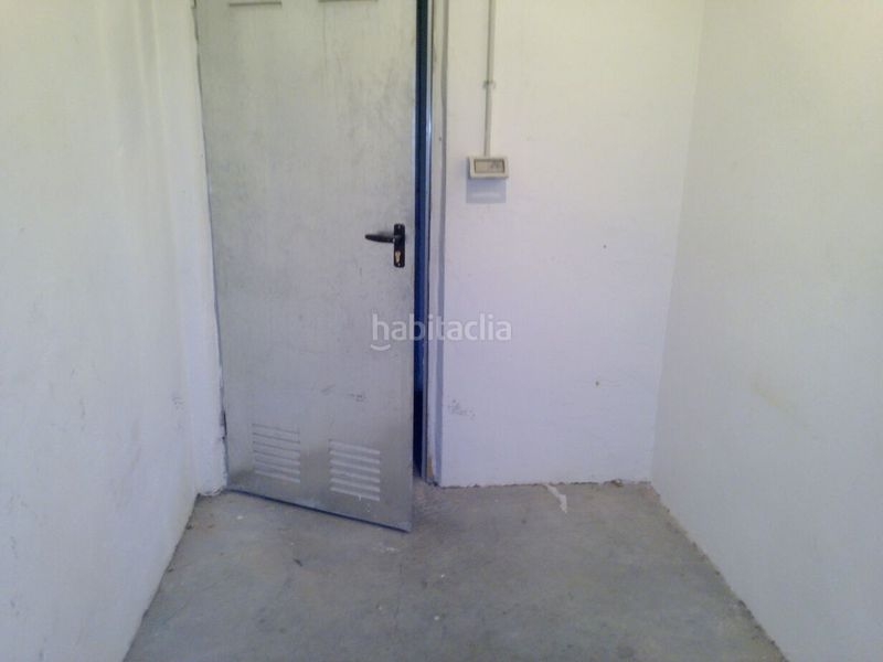 Foto c6ada4dc-75f3-40fb-ae4c-55093cbf4c01. Aparcament cotxe a El Quiñón Seseña