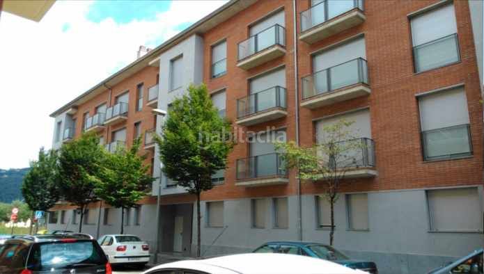 Foto 88b25ed4-a91f-4e33-a273-c5d5e9544779. Aparcament cotxe a Olot