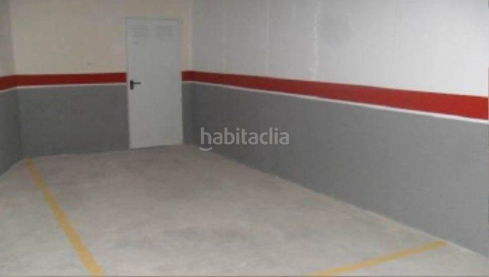 Foto 0f5137b0-32d4-4842-bb49-e4f4fc893950. Aparcament cotxe a Caudete