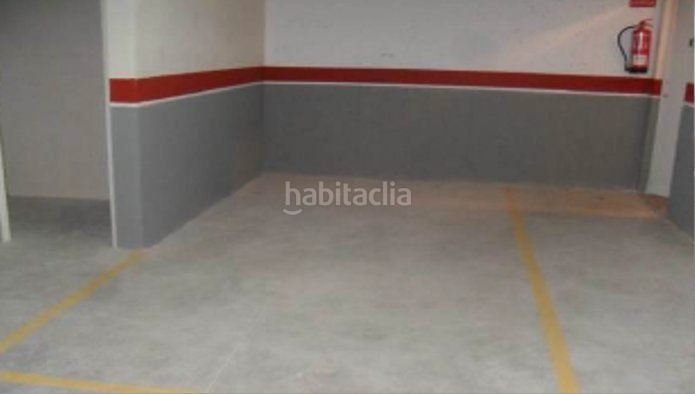 Foto 81264024-e10e-479a-8957-a121e86f9b10. Aparcament cotxe a Caudete