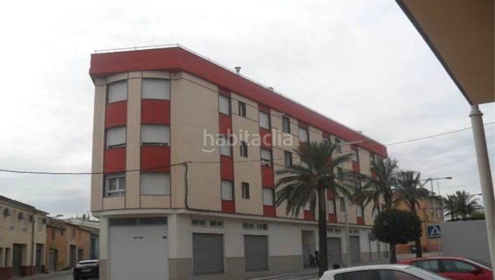 Foto 28a031d8-6af6-4e87-af66-51063633bdca. Aparcament cotxe a Caudete