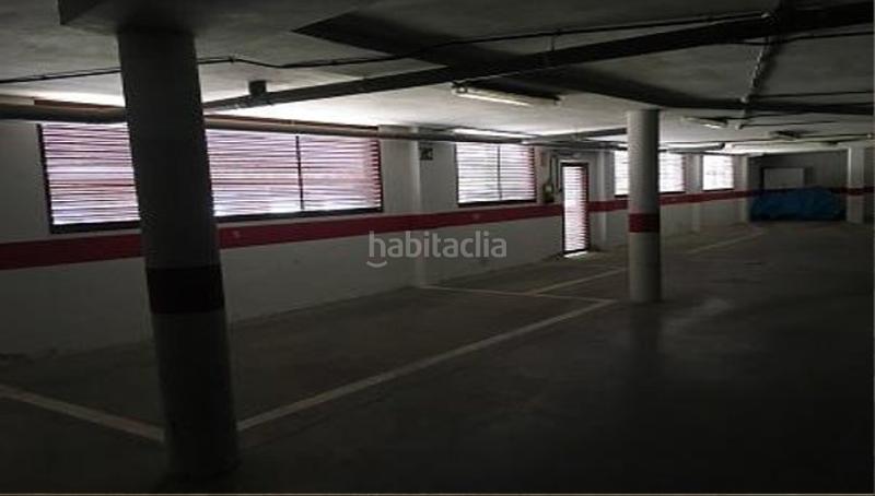 Foto ffd52f47-334e-4495-8912-ea498a2a4432. Car parking in Pedrezuela