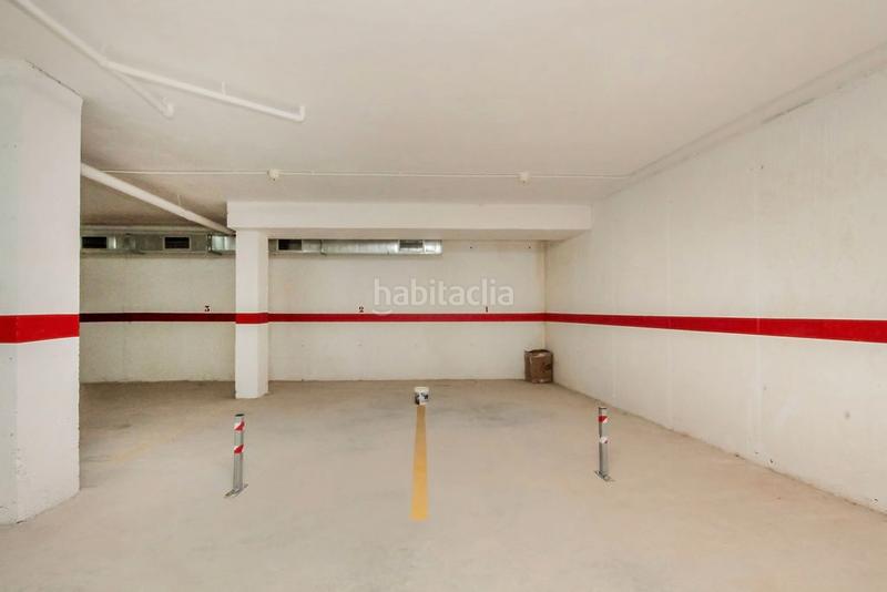 Foto ab6f5bb3-3c01-4538-bd0e-a109bc5f4e70. Autoparkplatz in Balsareny