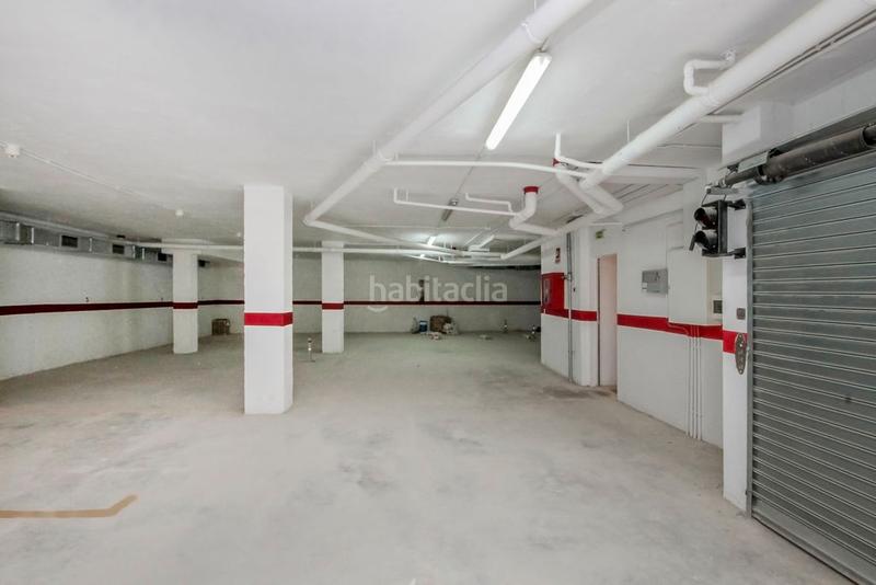 Foto b0cca2a0-d4b6-4915-b852-0c86e62ccd9a. Parking voiture dans Balsareny