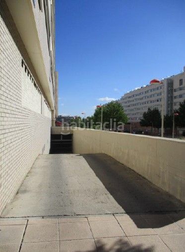Foto f262ac8d-d297-4bb9-8bcc-03beb270d2ea. Aparcament cotxe a Valdespartera Zaragoza