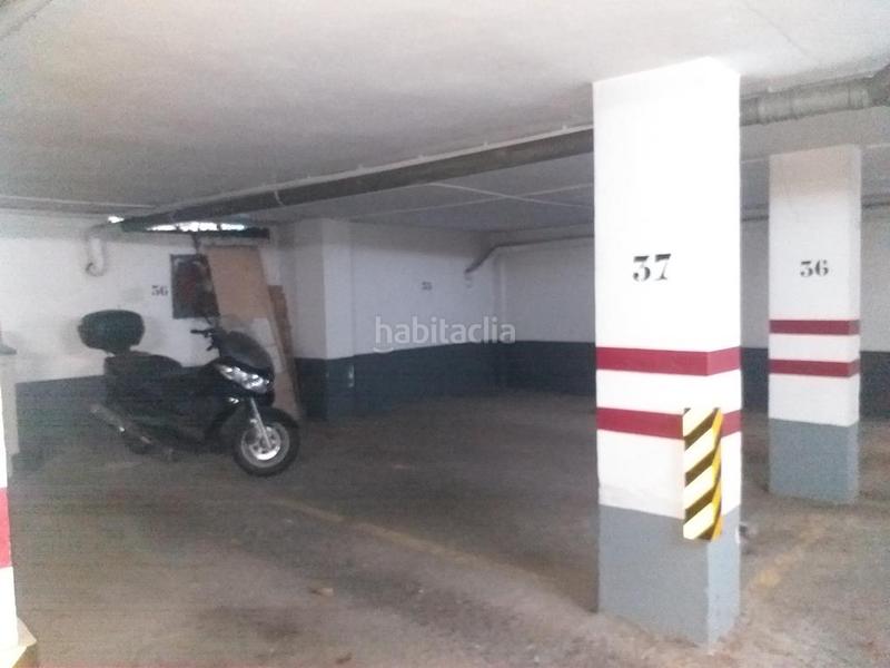 Foto d8b9d39a-ddb4-4868-9bea-e6b43453a6c9. Parking voiture dans Jaizubia - Urdanibia - Puiana Irun