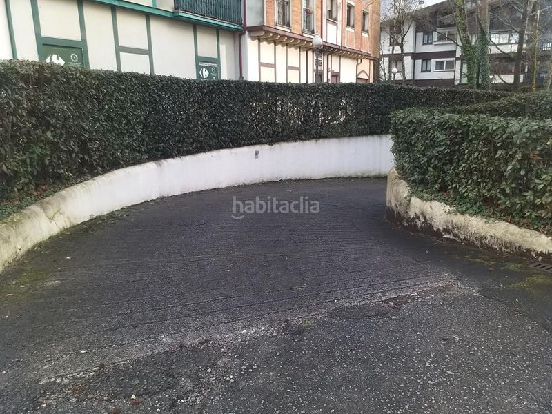 Foto f6d715dd-0207-444d-abcb-86bb2518ed85. Aparcament cotxe a Jaizubia - Urdanibia - Puiana Irun