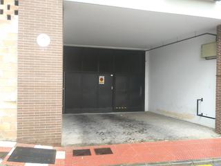 Autoparkplatz  C/ los huertos. Solvia inmobiliaria  garaje cájar