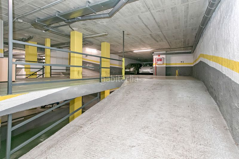 Foto 3d832474-ba43-4ff8-8524-677e25811936. Aparcament cotxe a Putget - Farró Barcelona