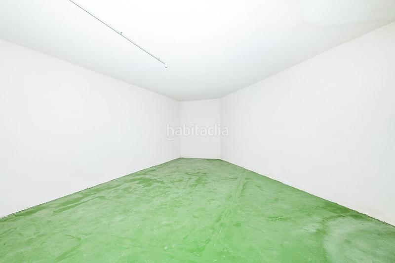 Foto 4f629fbd-8bde-45c0-abd4-668357b5d9bb. Parking voiture dans Sopela