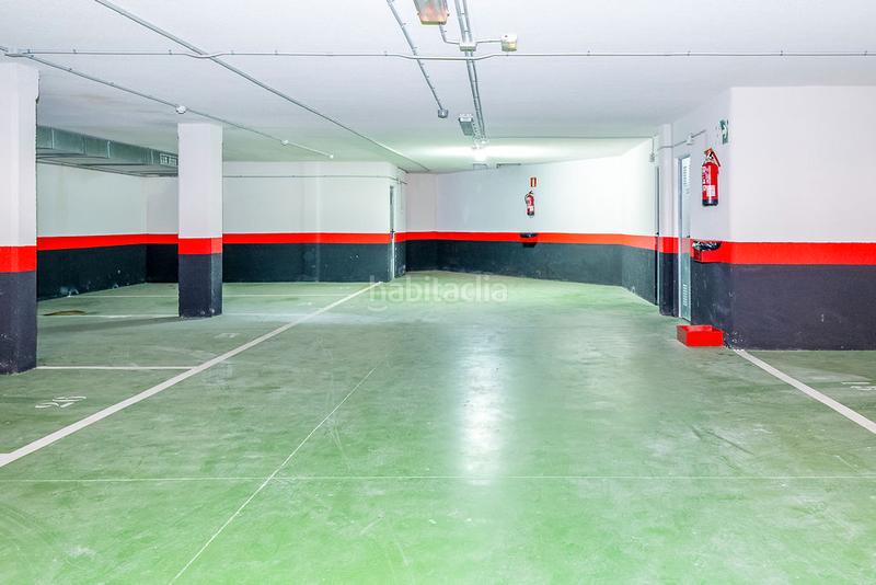 Foto 5f9dd197-135d-4132-9ad0-6df1f9ef9574. Parking voiture dans Sopela