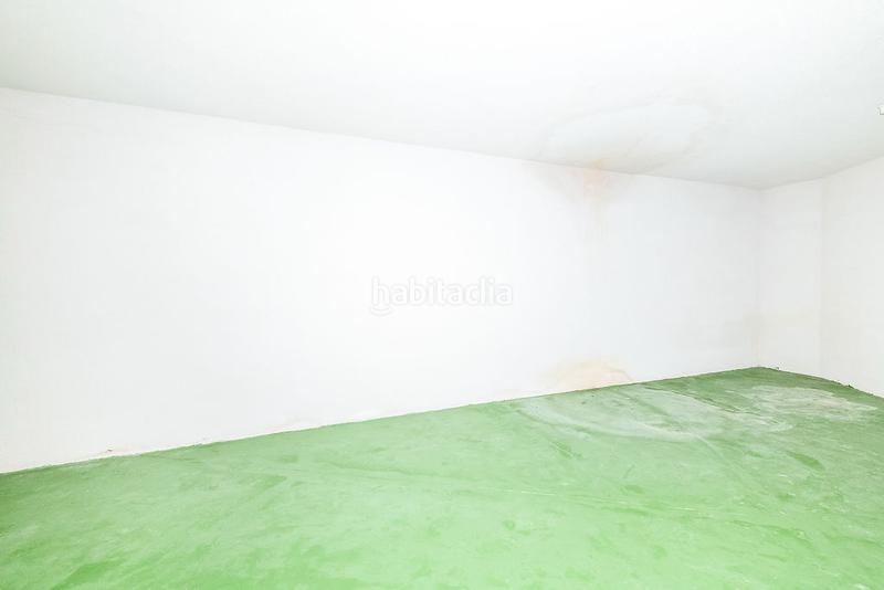 Foto 74b1613e-c399-4c0a-9e9e-35d1a1f4e82d. Parking voiture dans Sopela