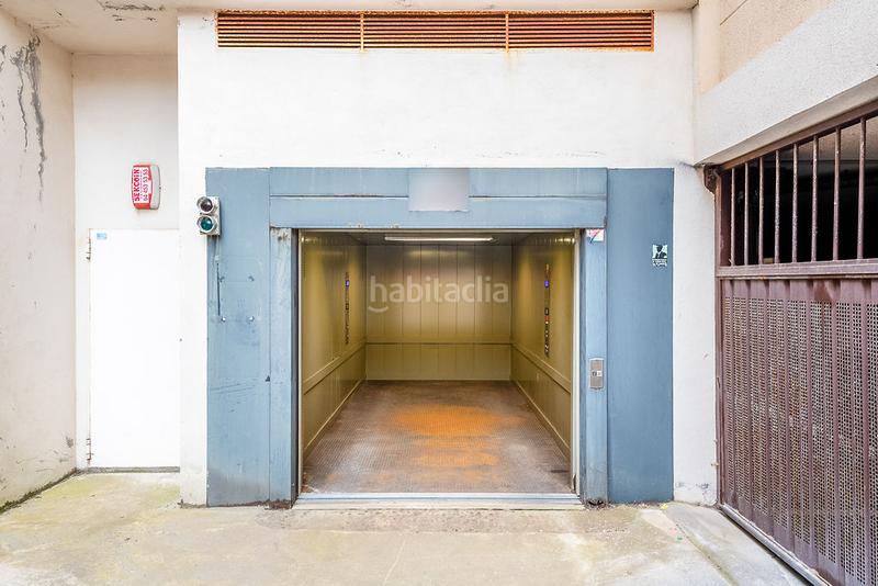 Foto 7722a0d2-b033-4c60-a912-e3bb2b76d094. Parking voiture dans Sopela