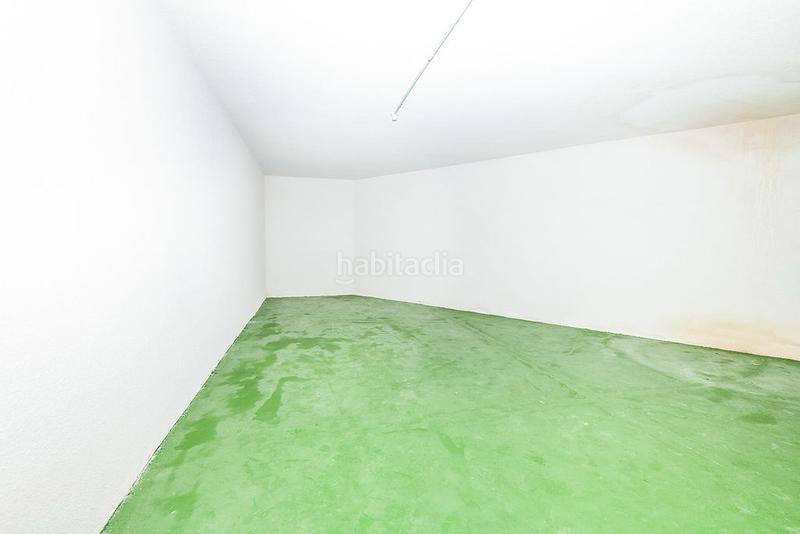 Foto decd7ac7-3913-4b03-ab86-ab6c9538c804. Parking voiture dans Sopela