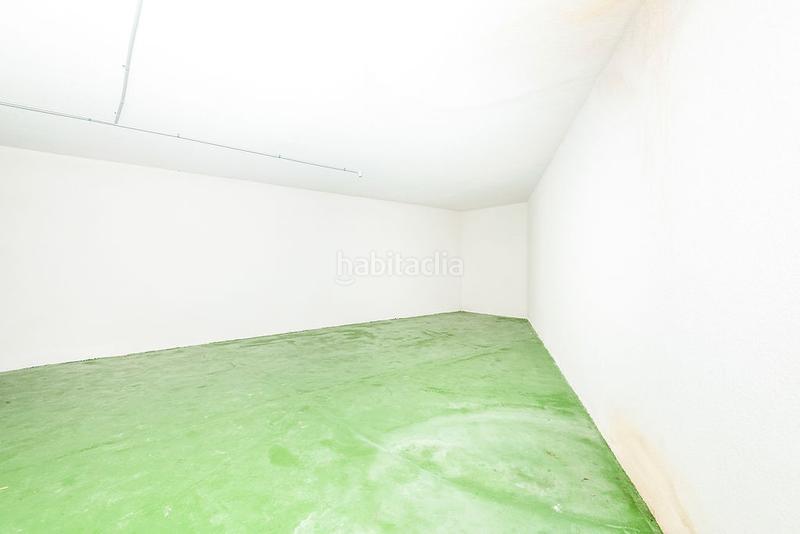 Foto 51d031c2-7ea1-4714-a8d3-d7627b0e7364. Aparcament cotxe a Sopela