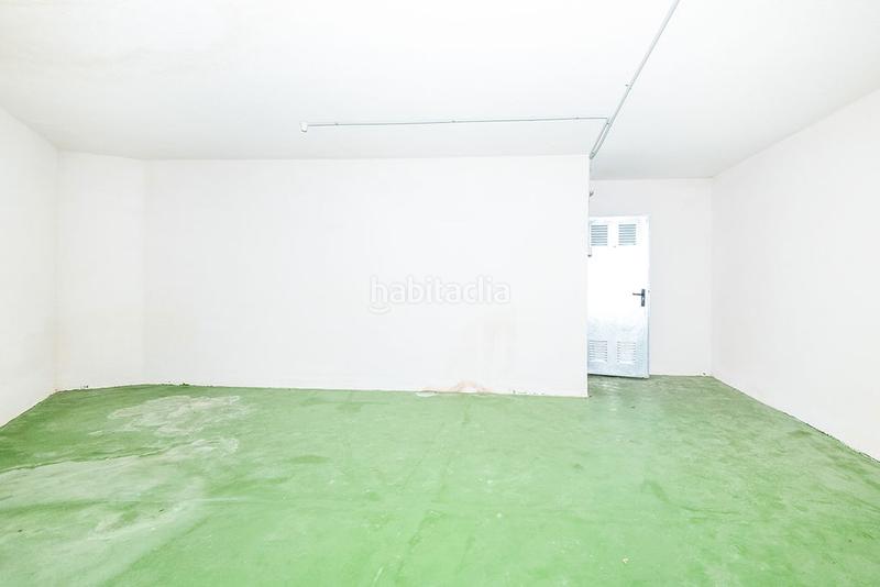 Foto efdbaef4-a32d-474c-aa08-d84e534135ab. Aparcament cotxe a Sopela