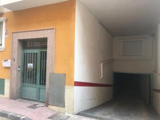 Parking coche  C/ solana. Solvia inmobiliaria  garaje ceutí