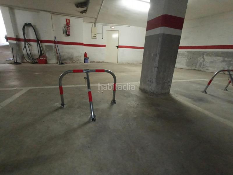 Foto 14519be6-935b-4683-89c3-1b556b2d7c48. Parking voiture dans Valls