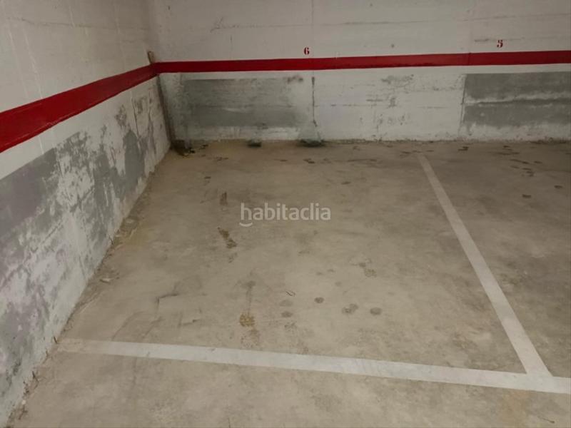 Foto 68c185c6-612b-44e7-b7d4-4bb5120e393b. Parking voiture dans Valls