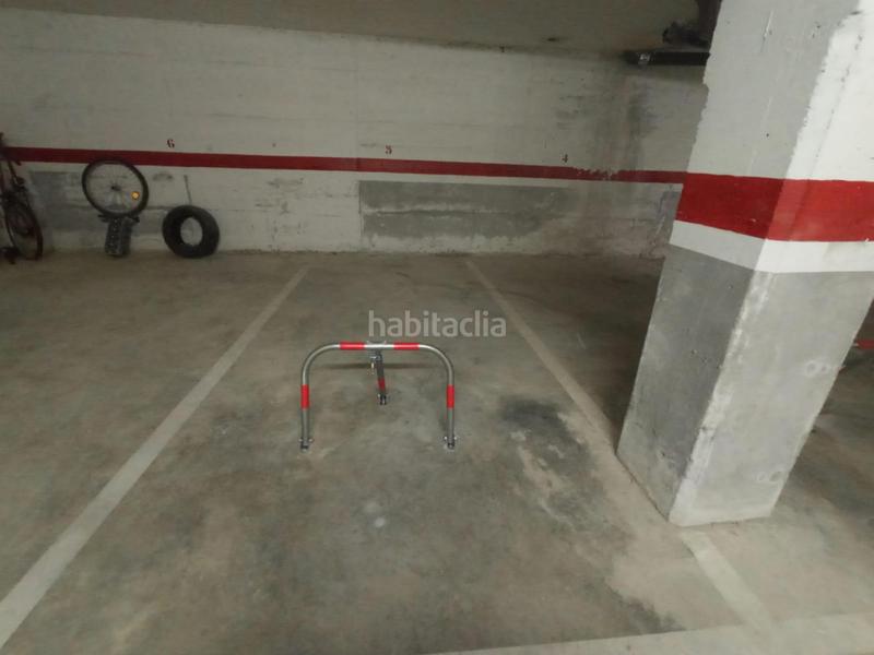 Foto 6b5ce5e6-e810-41c4-bff1-5d5b5787377c. Parking voiture dans Valls