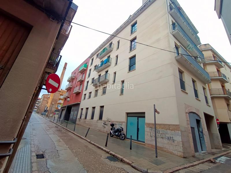 Foto 6f8b3e9f-4448-4528-b685-6d58fe7fcd72. Parking voiture dans Valls